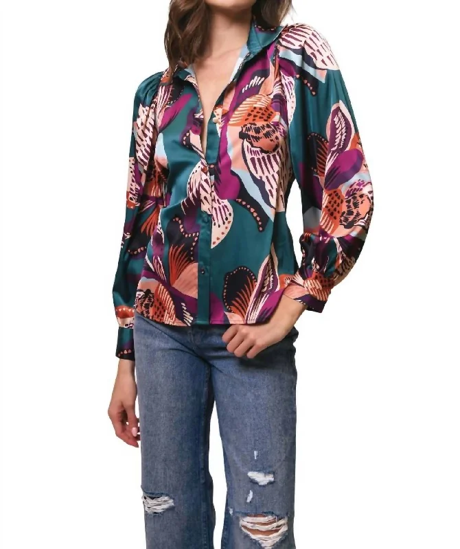 Kaylen Blouse In Teal Jungle FloralRunning Shirts